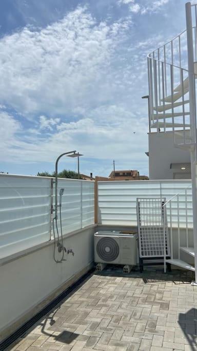 Atabey Appartamento Sul Mare Focene Exterior foto